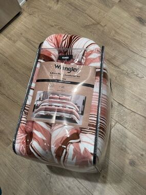 Wrangler Coral, White & Brown Plush Comforter Set - King - NWT